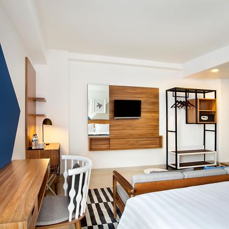 Ibis Budget Cikarang Festival Бекаси Экстерьер фото
