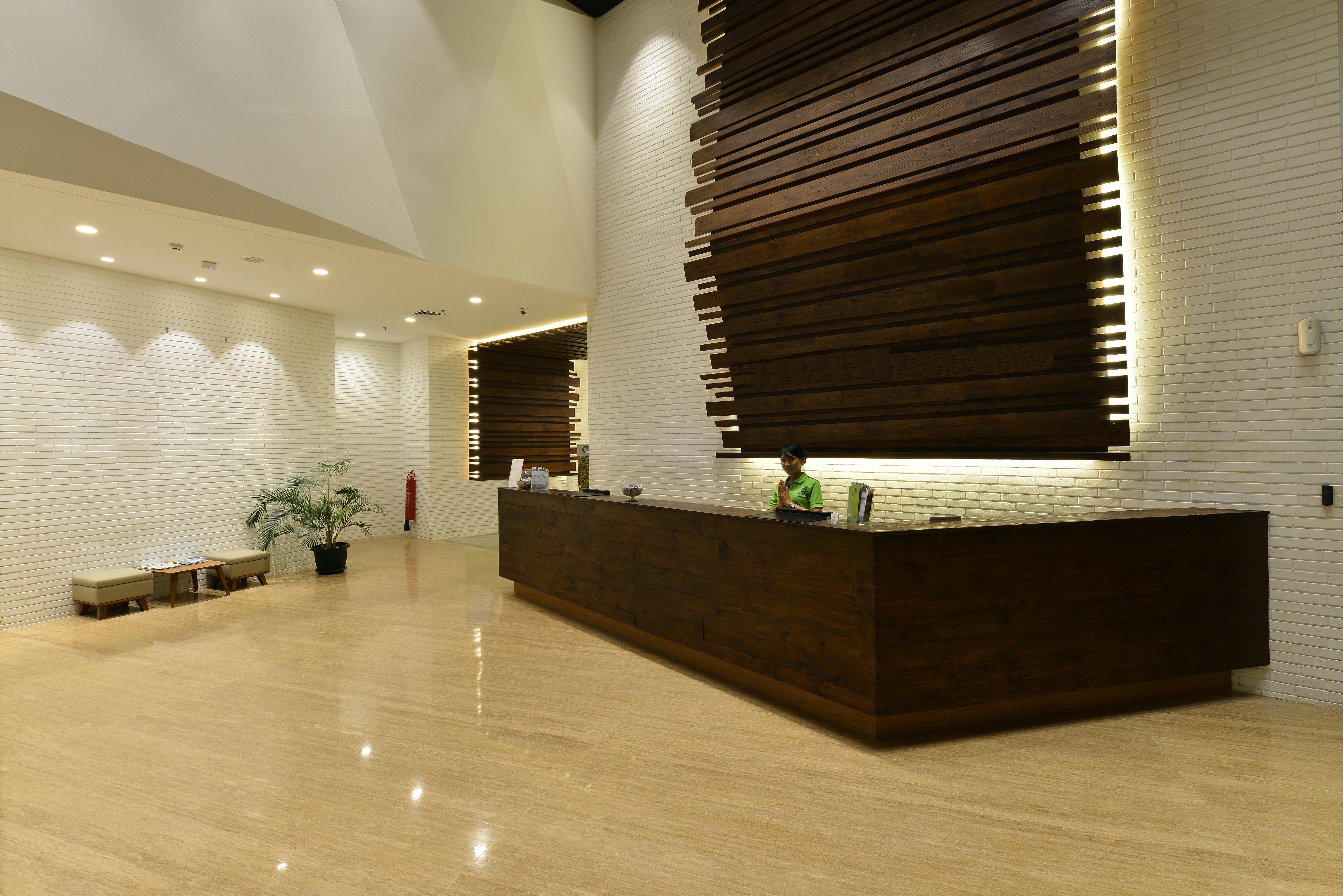 Ibis Budget Cikarang Festival Бекаси Экстерьер фото