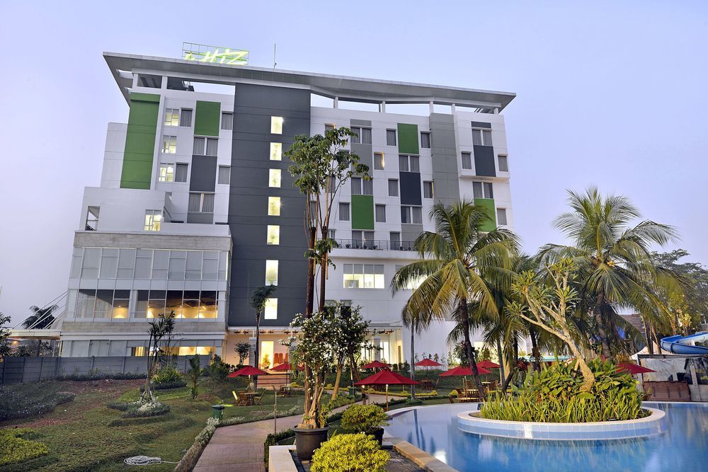 Ibis Budget Cikarang Festival Бекаси Экстерьер фото