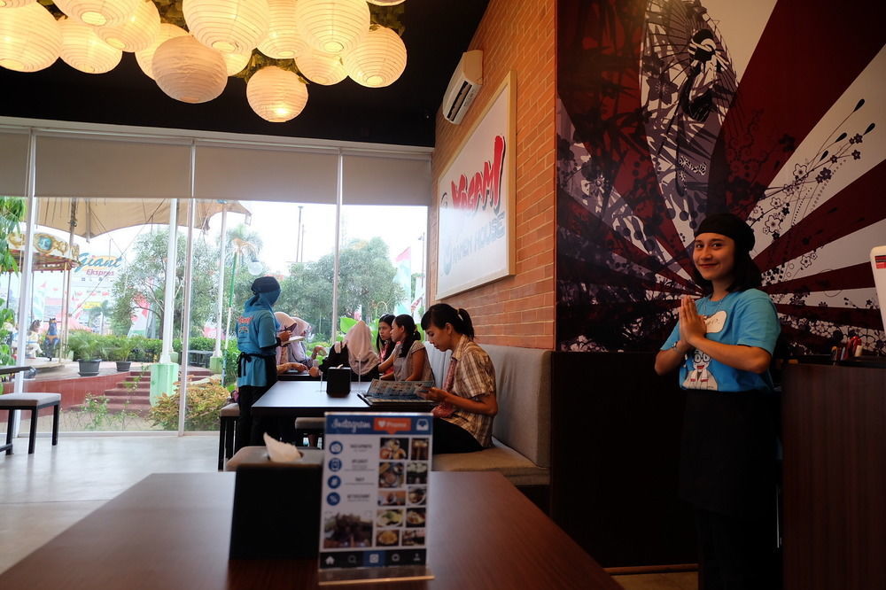 Ibis Budget Cikarang Festival Бекаси Экстерьер фото