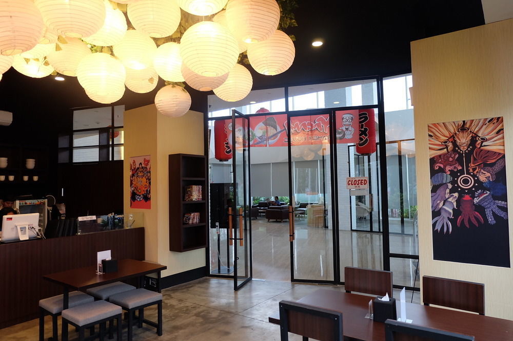 Ibis Budget Cikarang Festival Бекаси Экстерьер фото