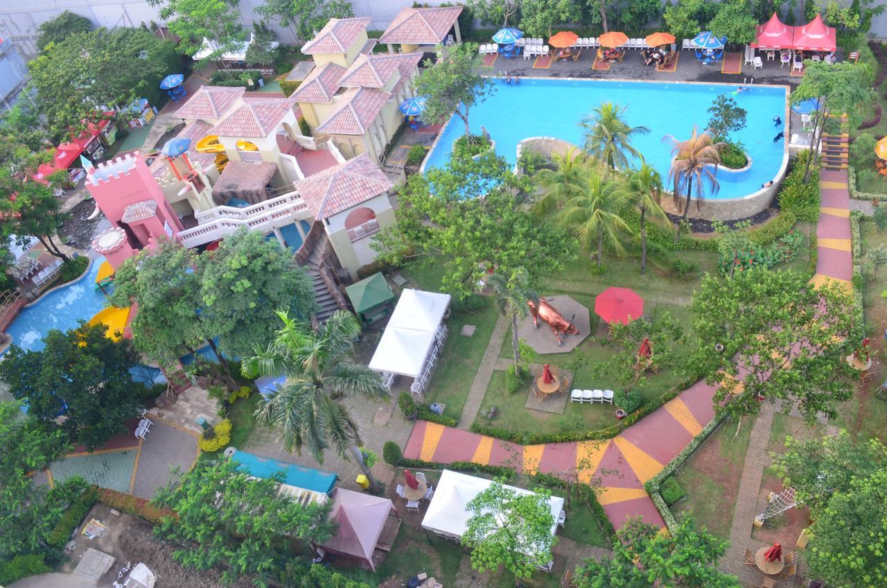 Ibis Budget Cikarang Festival Бекаси Экстерьер фото