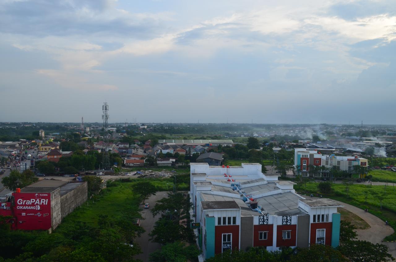 Ibis Budget Cikarang Festival Бекаси Экстерьер фото