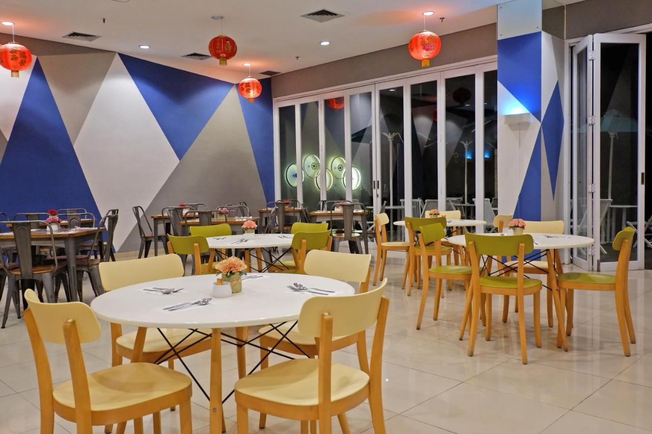 Ibis Budget Cikarang Festival Бекаси Экстерьер фото