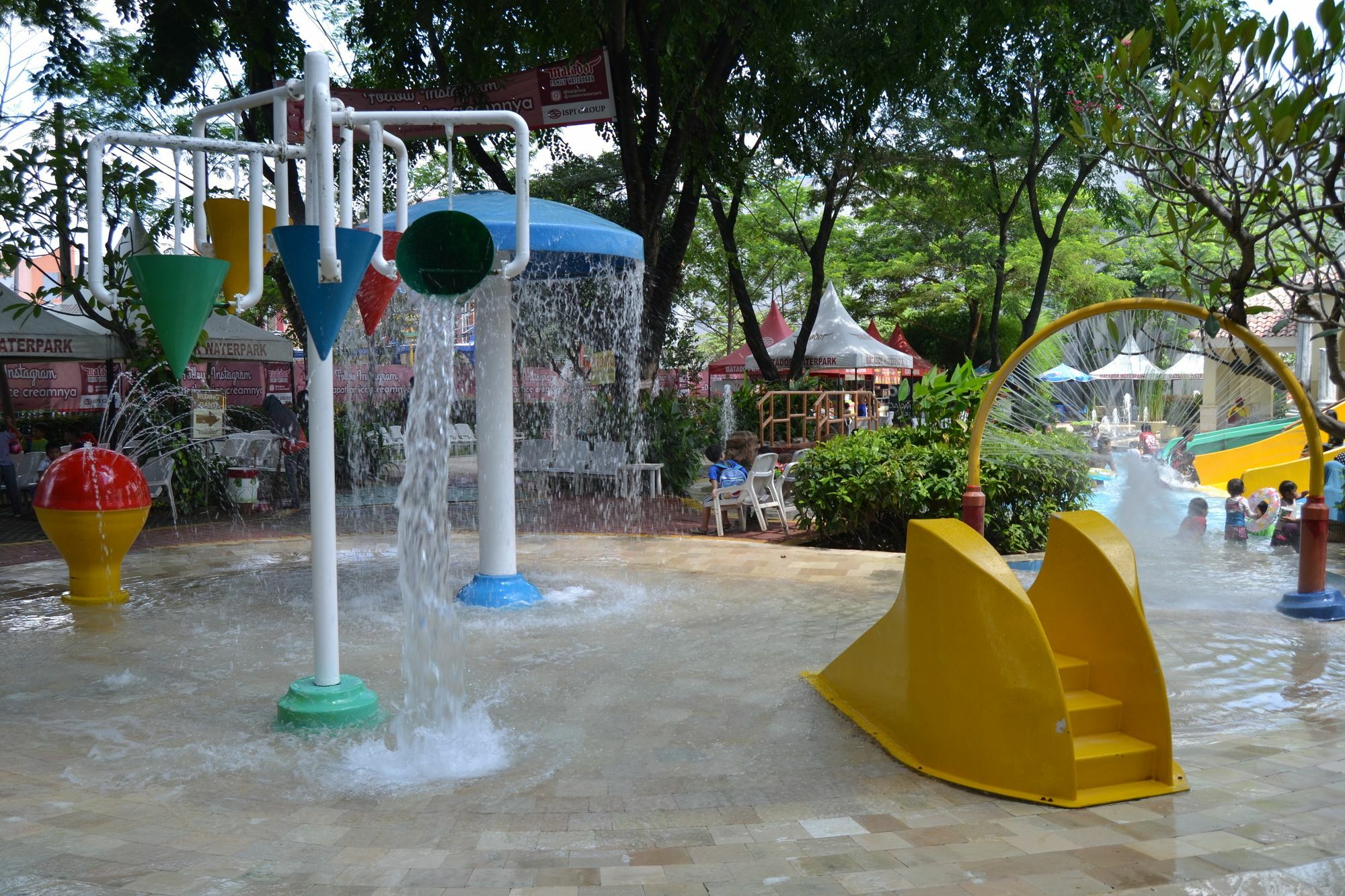 Ibis Budget Cikarang Festival Бекаси Экстерьер фото