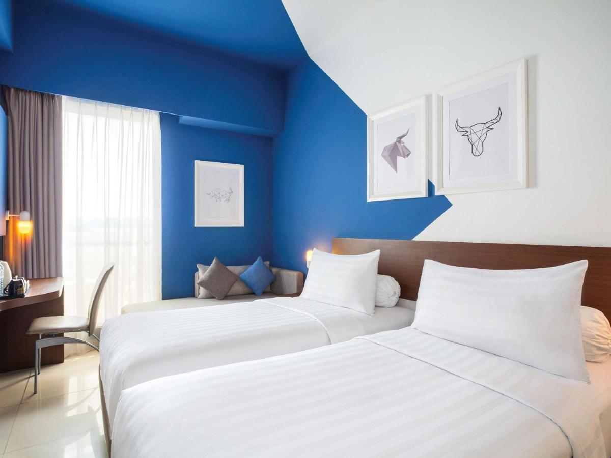 Ibis Budget Cikarang Festival Бекаси Экстерьер фото